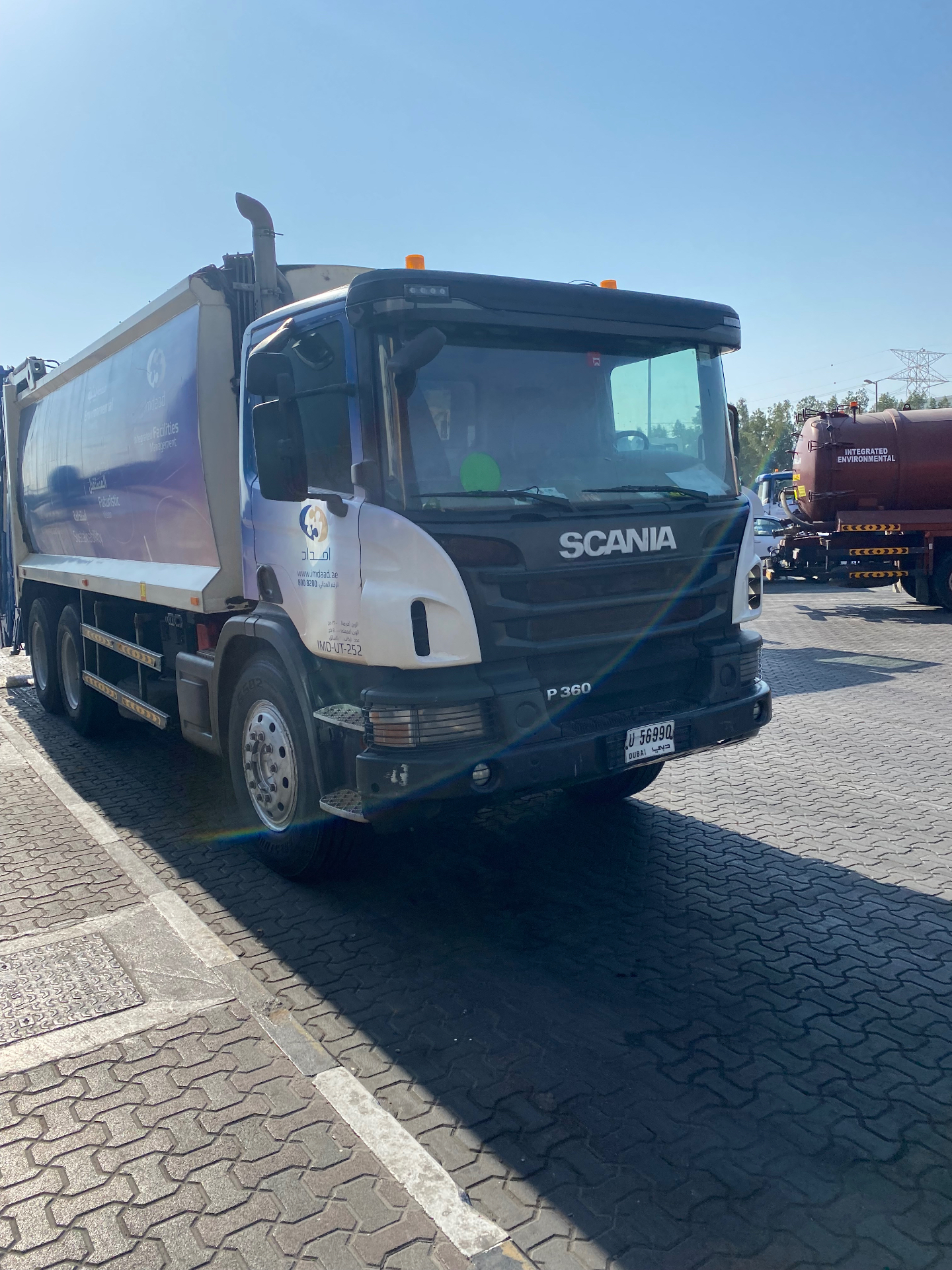 Scania P360 komunalno vozilo sa ugrađenim CFSS sistemom — Imdaad, Dubai